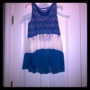 Sleeveless flowy tunic